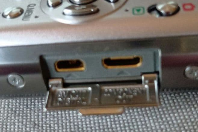 【液晶に黄ばみ有】動作品　パナソニック LUMIX DMC-FX-40　12MP