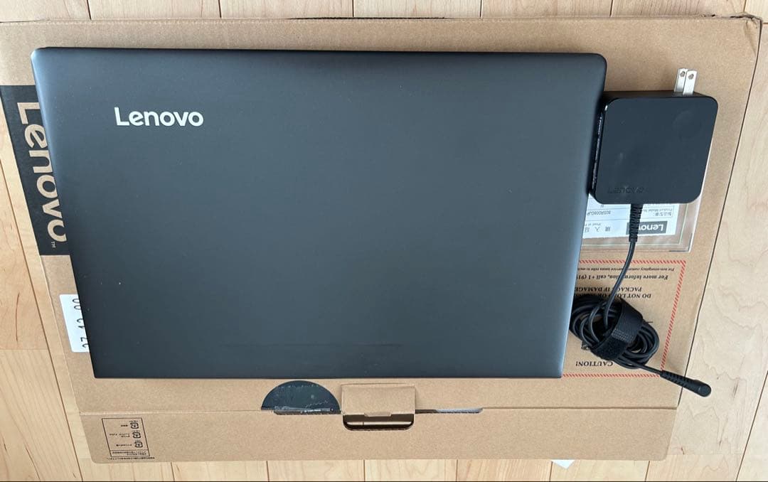 レノボ Corei7 12GB 500GB SSD Geforce 940MX