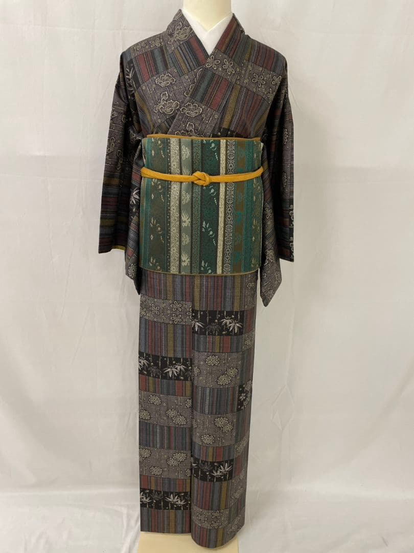 美品　正絹袷　恵大島織物謹製　本場大島紬単品(証紙付)