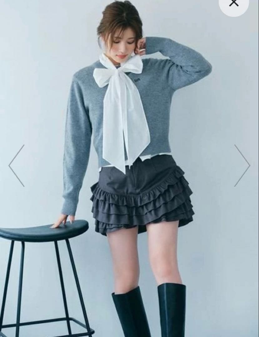 【最終値下げ】新品　ビジュー付きボウタイブラウス