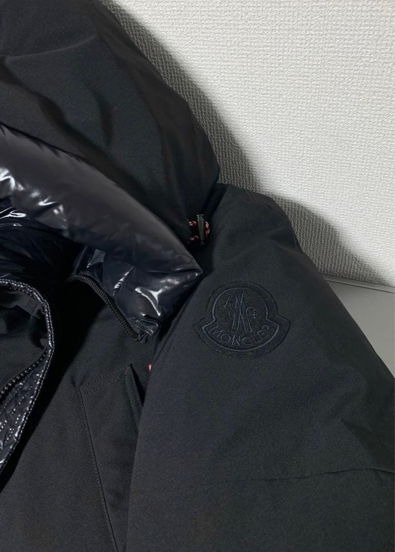 【極美品】即完売品✨MONCLER GENIUSライン✨ダウンジャケット