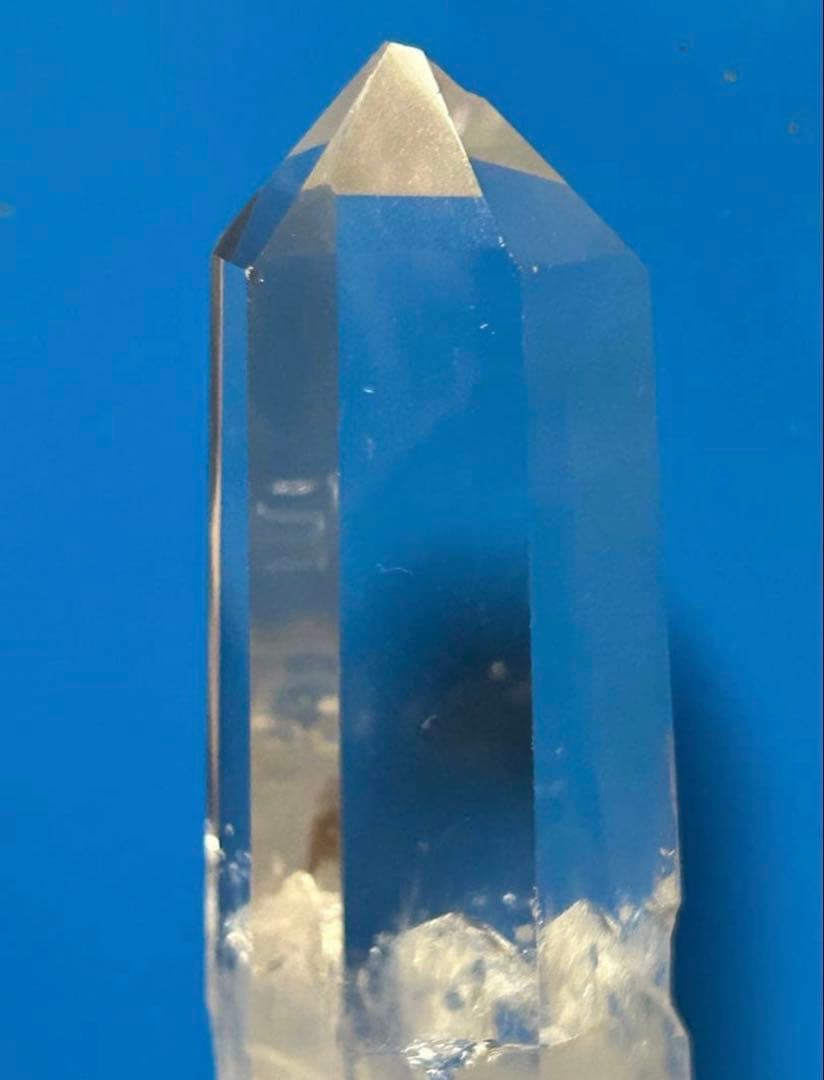 激安‼️訳あり【天然石】高品質 水晶ポイント 木彫り台座付き ❣️定価2万