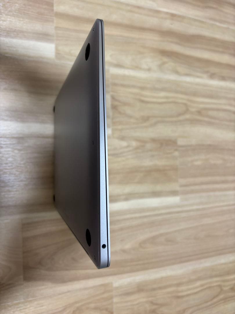 Apple MacBook Air 2018年シルバー