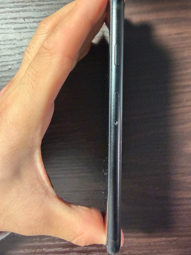 Apple iPhone SE第二世代　64GB スペースグレー 本体