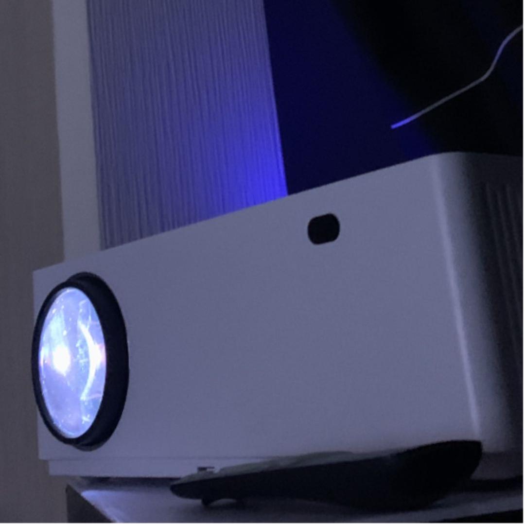 TYPEーCで簡単接続。 プロジェクター 6000lm