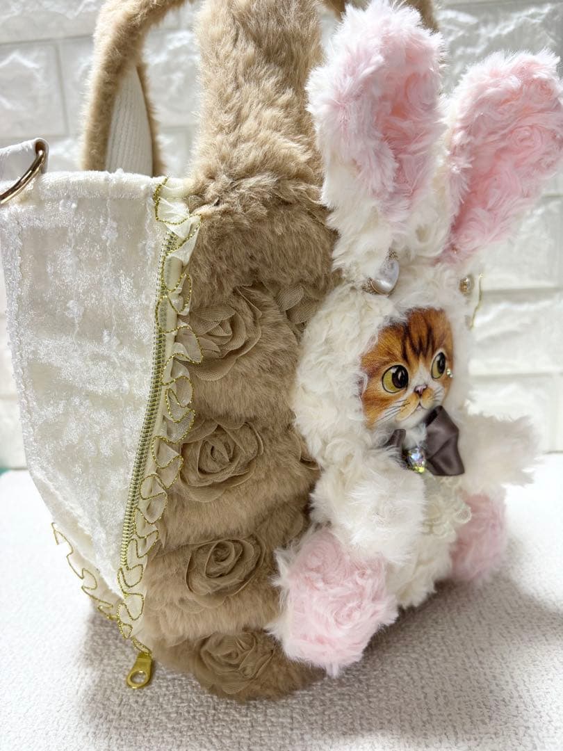 は*☆様 コヤンイサムチョン　サイドファスナーバッグ　ベージュファー　白うさちゃ