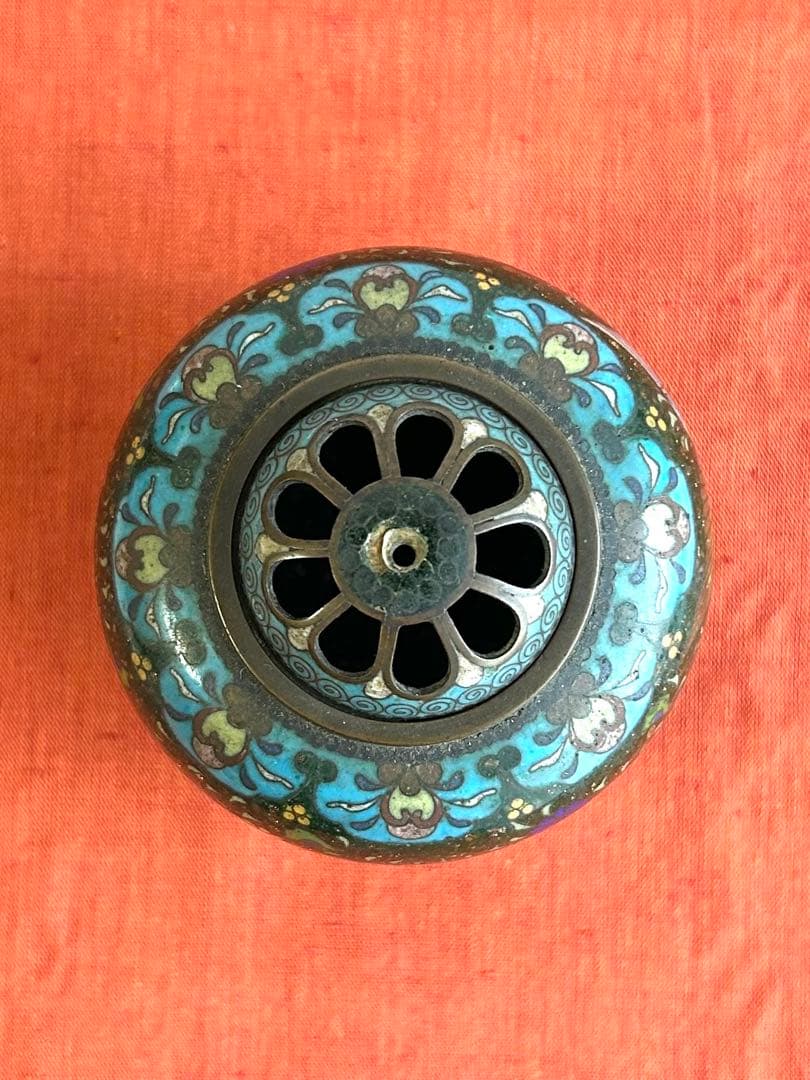 香炉 鳳凰蝶草花文・菊文三つ足有線七宝香炉 香道具 御茶道具 明治時代から伝わる