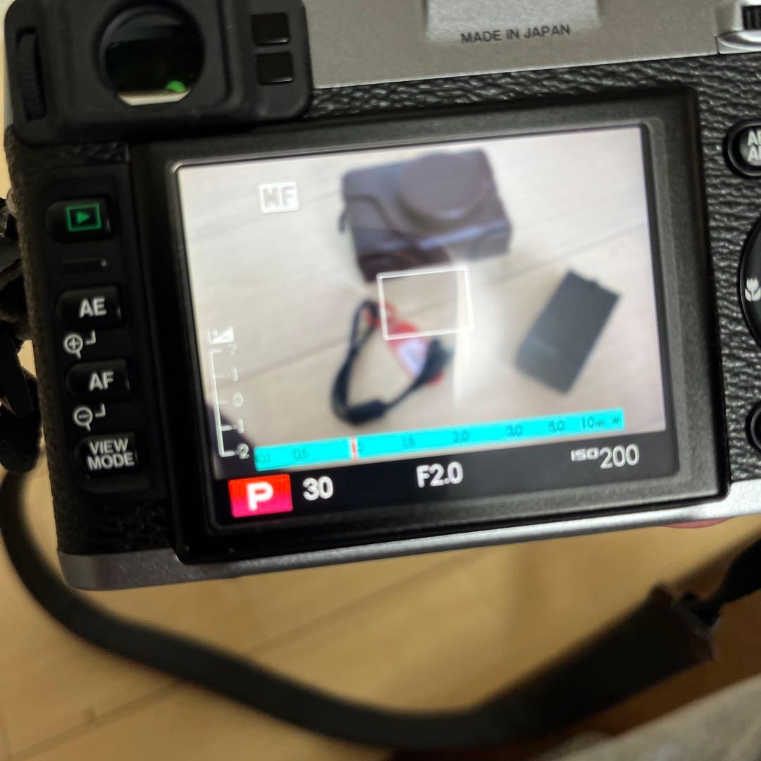 富士フイルムFain Pix X100 シルバー