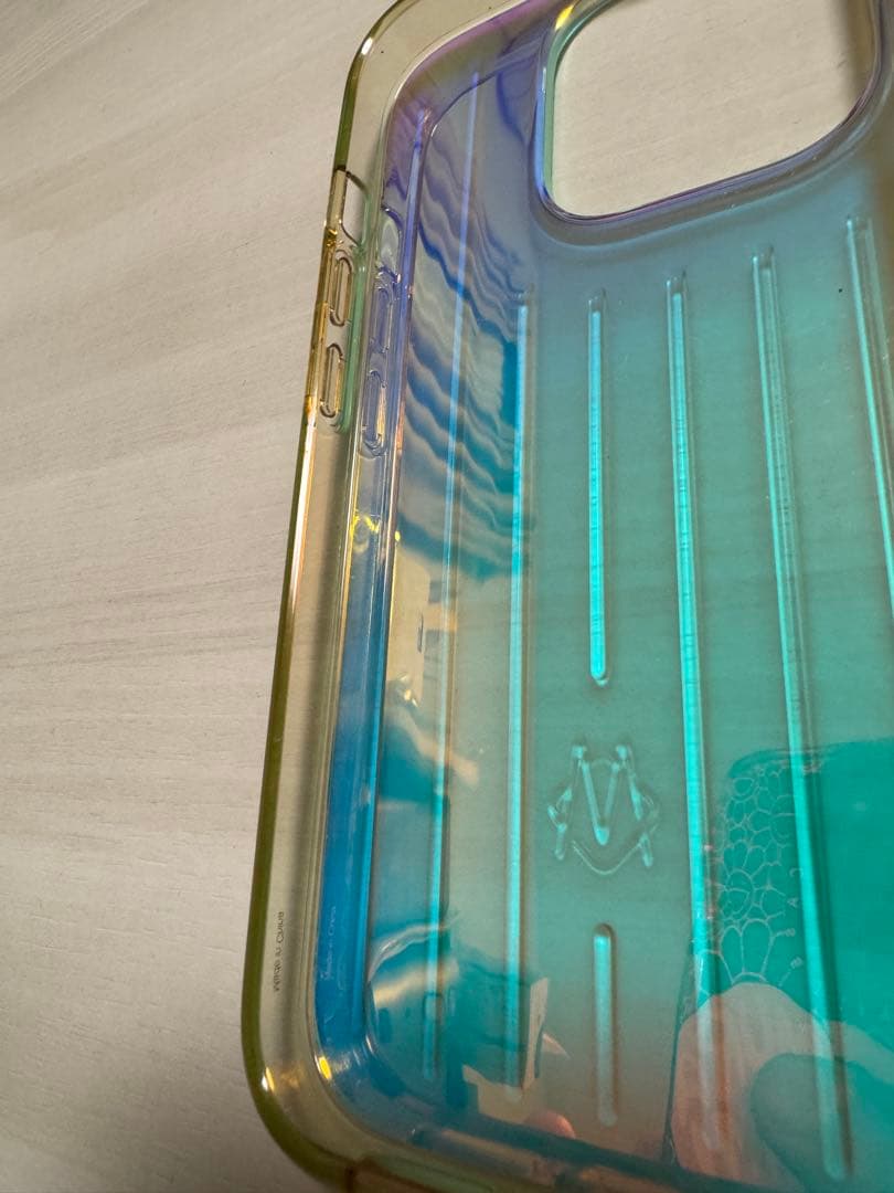 ⭐︎RIMOWA リモワ　イリディセント　iPhone15Pro用ケース　オーロラ