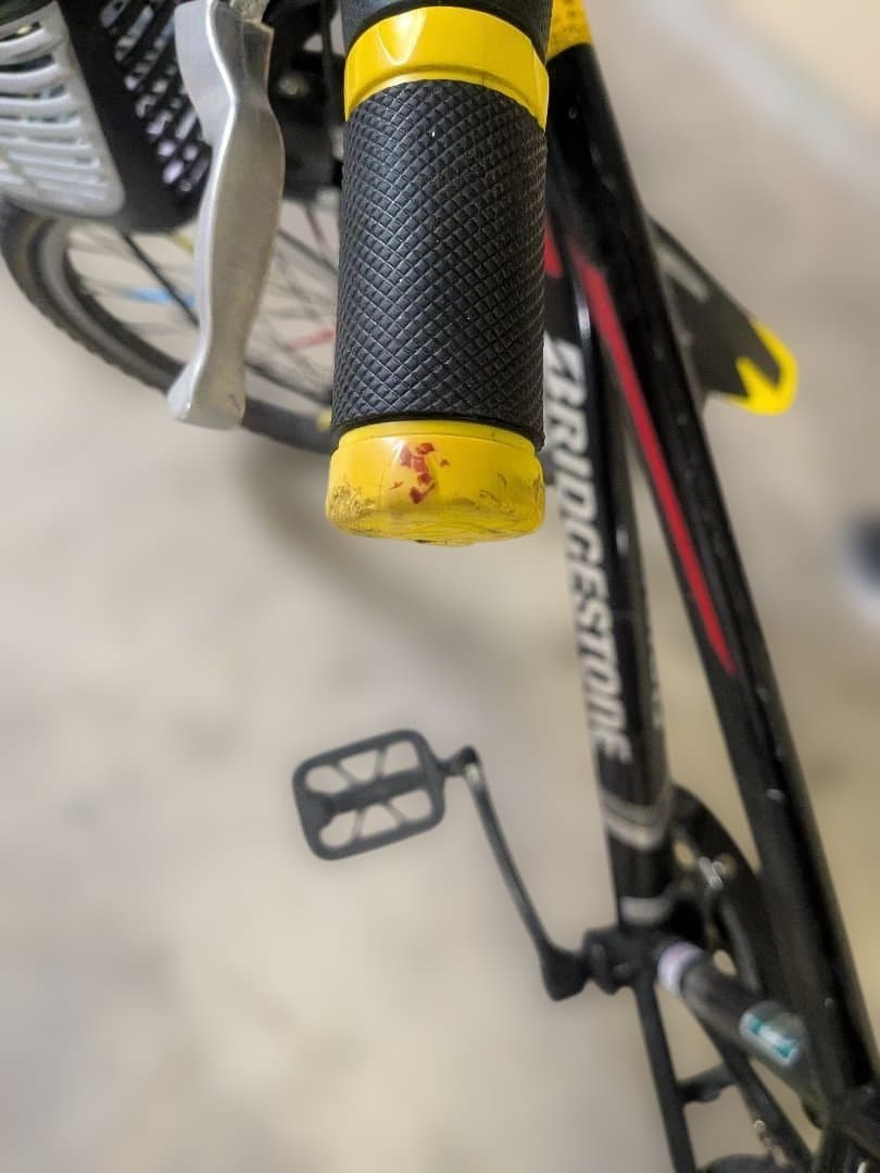 ブリヂストン 自転車 クロスファイア　黒　24インチ　東京都新宿区