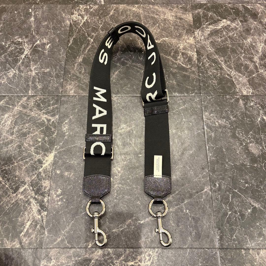 ⭐︎ 新品未使用 ⭐︎ MARC JACOBS ザ アウトライン ロゴ ストラップ