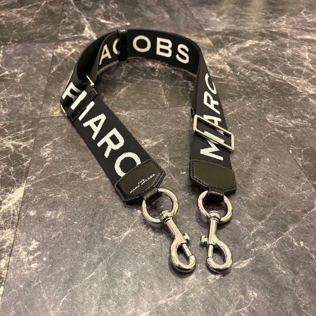 ⭐︎ 新品未使用 ⭐︎ MARC JACOBS ザ アウトライン ロゴ ストラップ