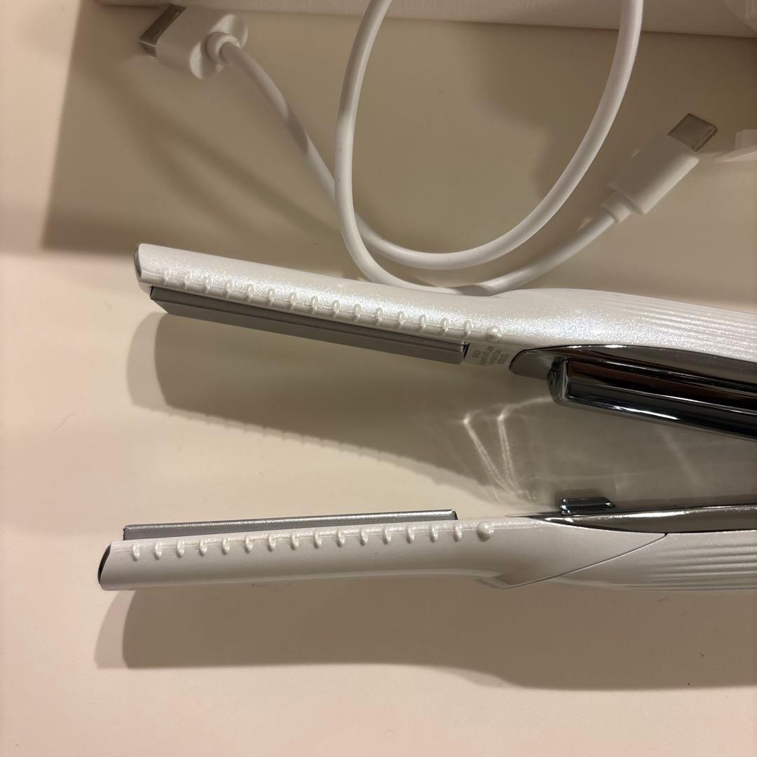 ReFa ヘアアイロン ホワイト 充電ケーブル付き