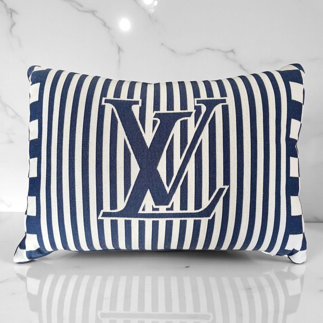 現行モデル 未使用品 ルイヴィトン クッション プラージュ LV グラフィカル