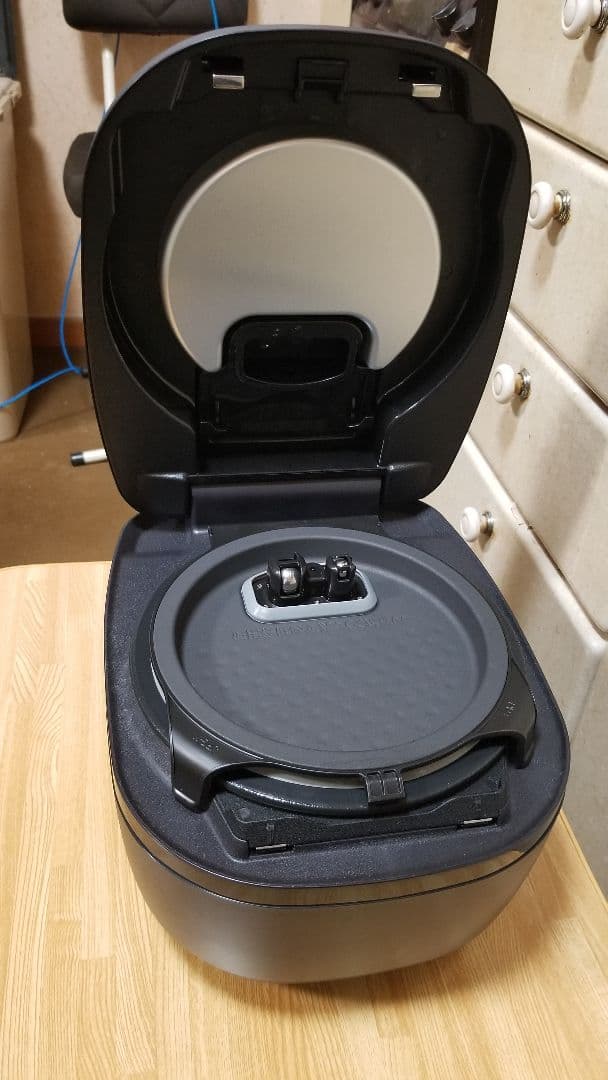 ☆2022年製☆土鍋ご泡火炊き☆タイガー圧力IH炊飯器 ハイグレードモデル