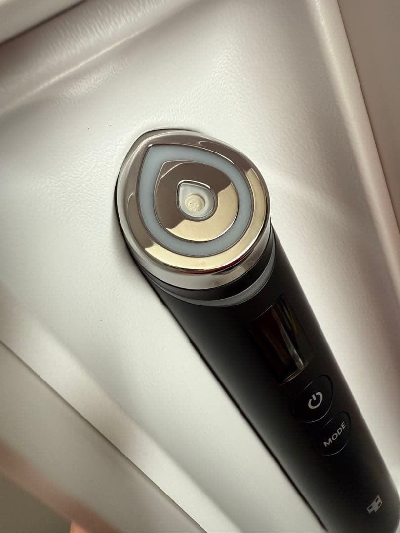 【新品同様】メディキューブ　AGE-R ブースタープロ 美顔器