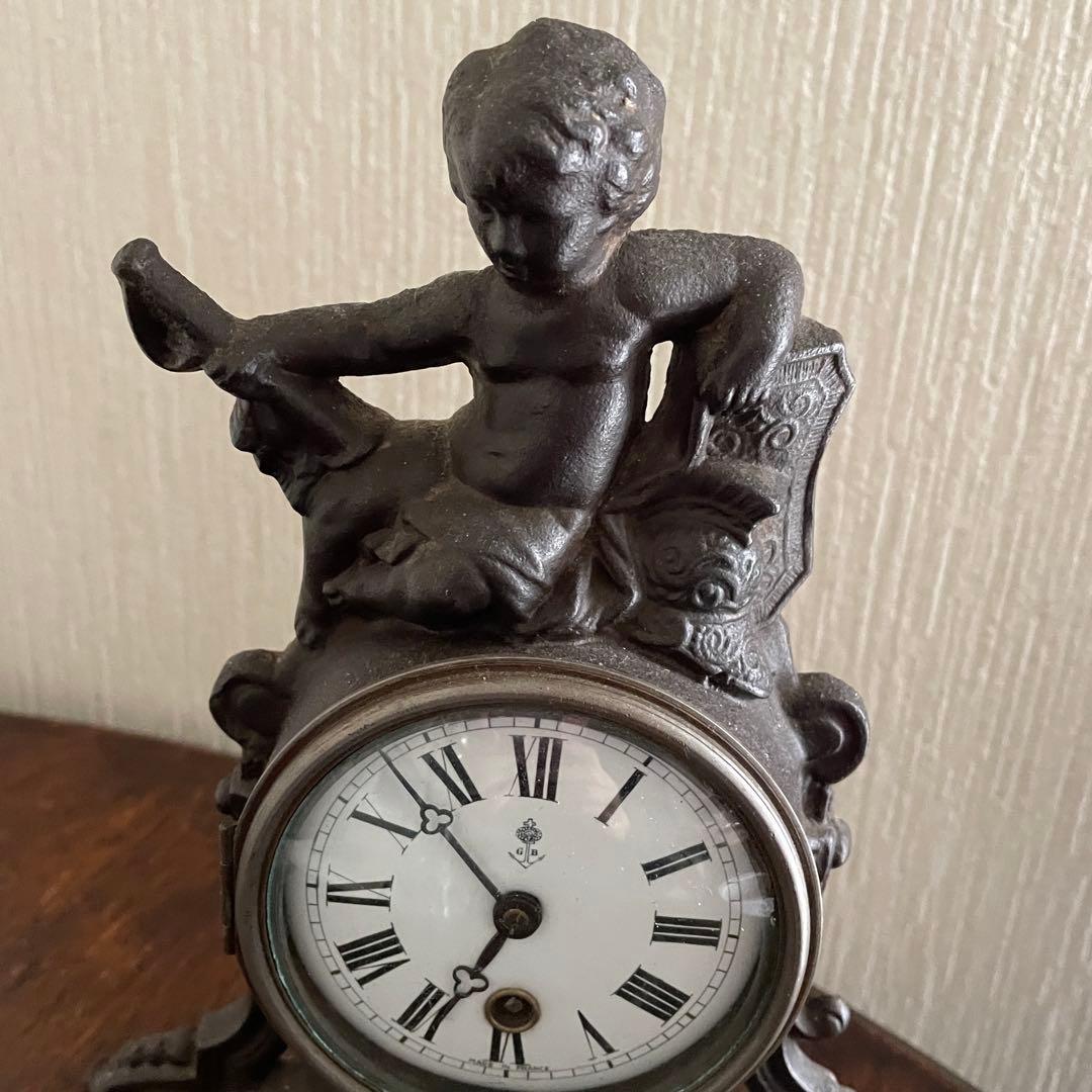 フランス製のゼンマイ式振子アンティーク置き時計