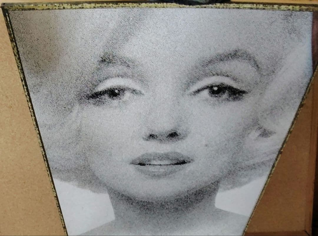 マリンモンローミラー