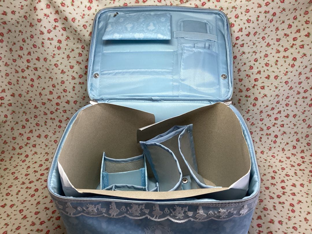 【未使用】アフタヌーンティー　バッグ　ディズニー　近沢レース　小物入れ　バニティ