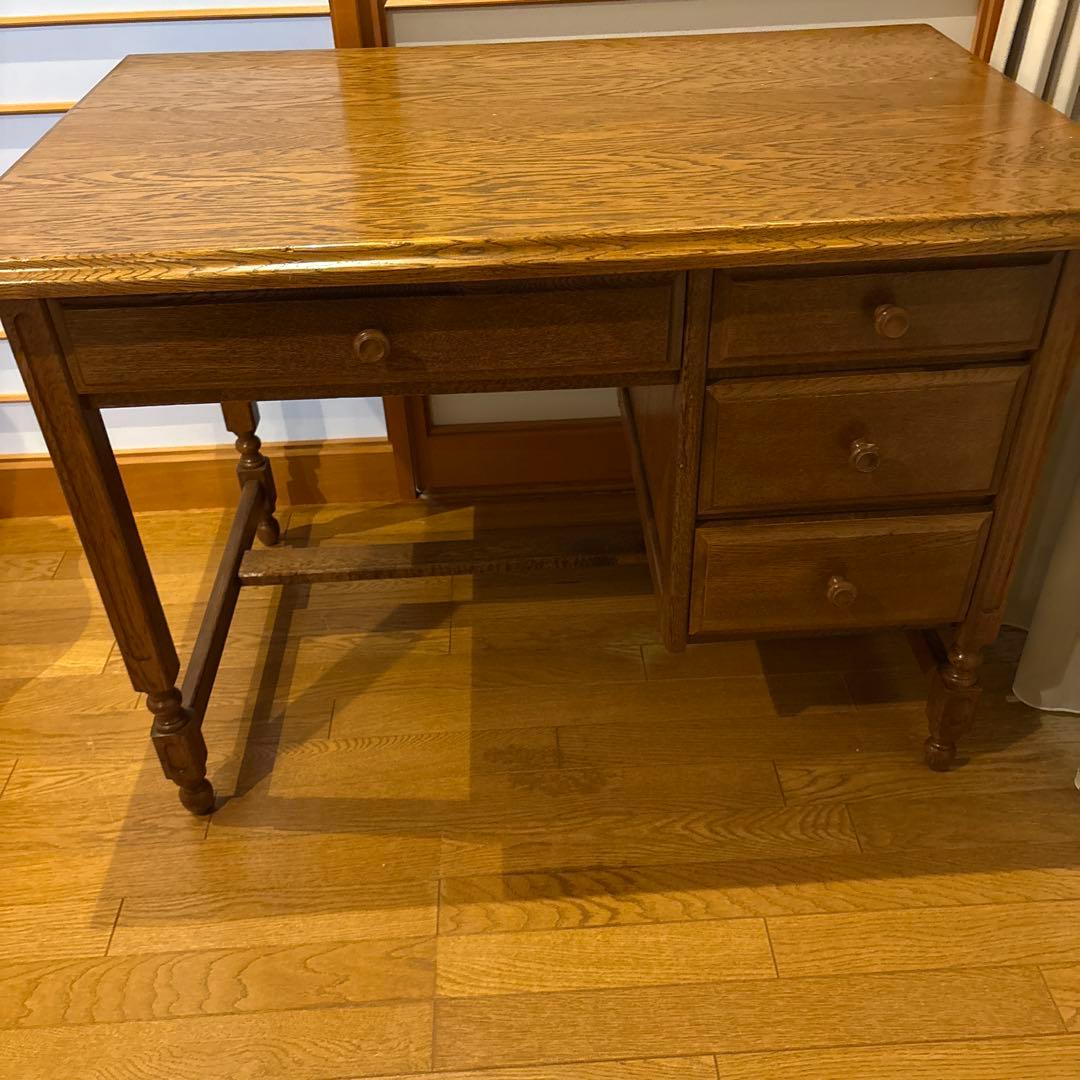 専用　木製クラシックデスク 4引き出し付き　椅子付き