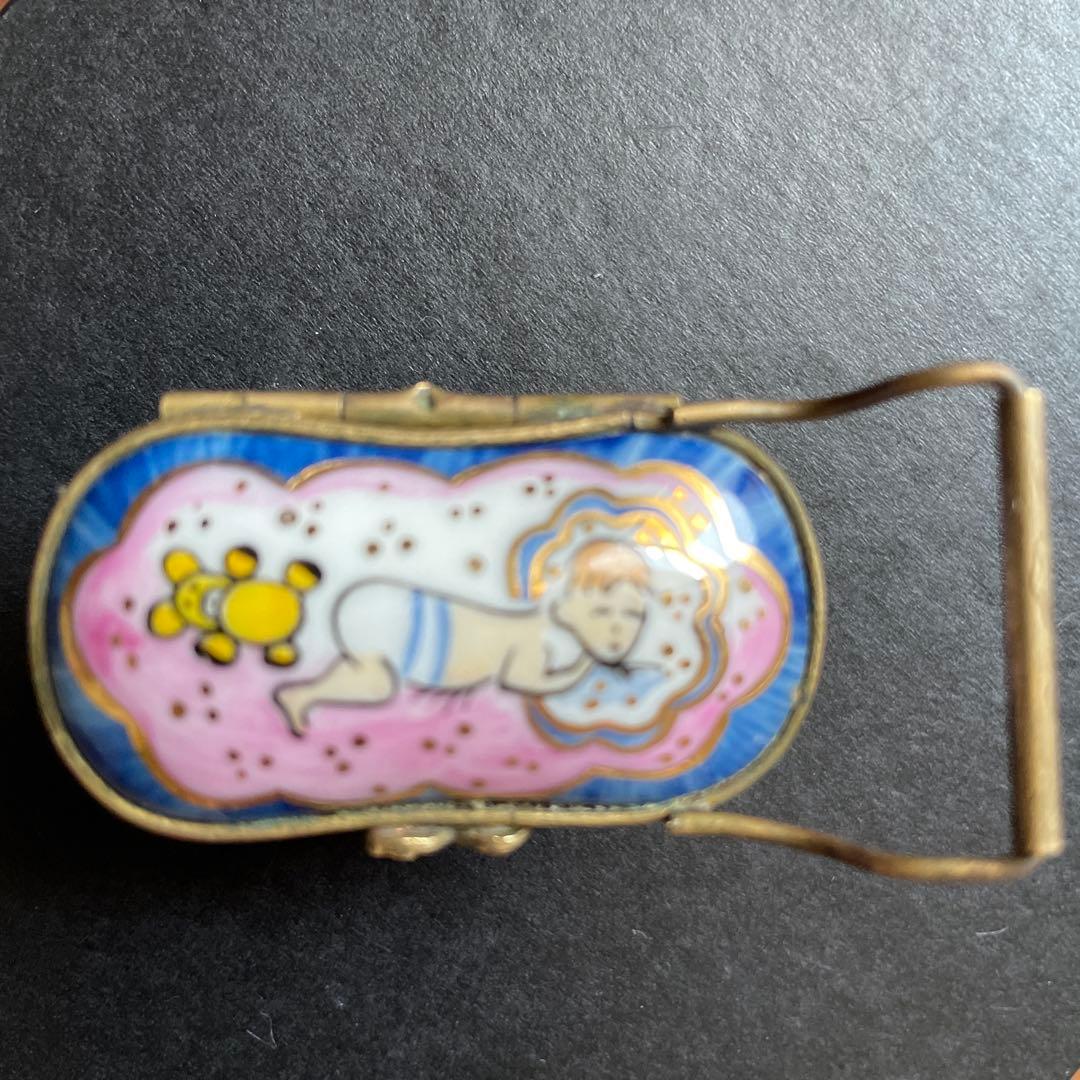 レア　リモージュ　ボックス　ピルケース　可愛いベビーカー