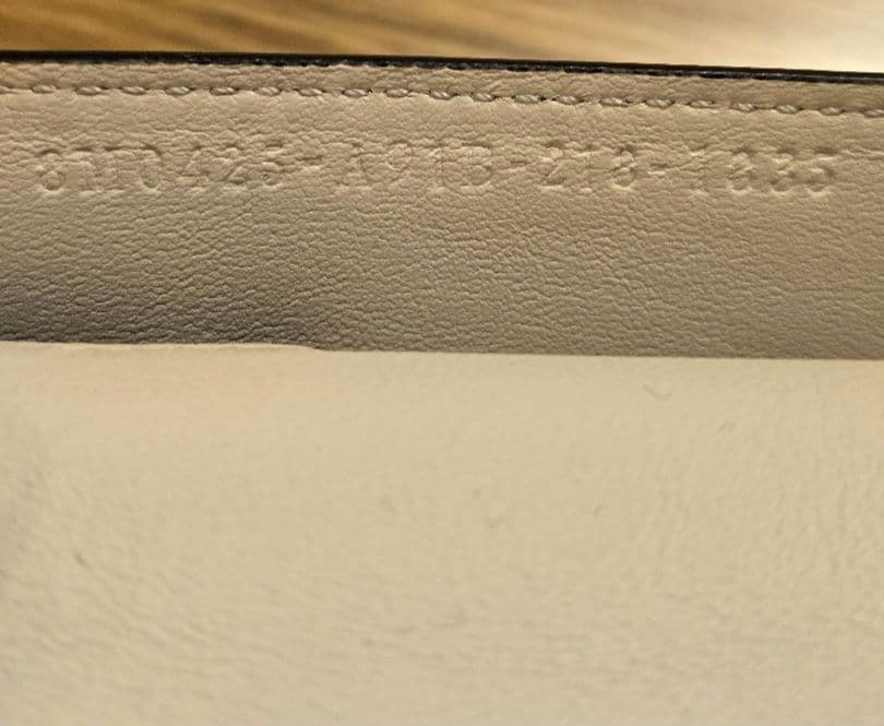 【極美品】 FENDI 名刺入れ カードケース 8M0425