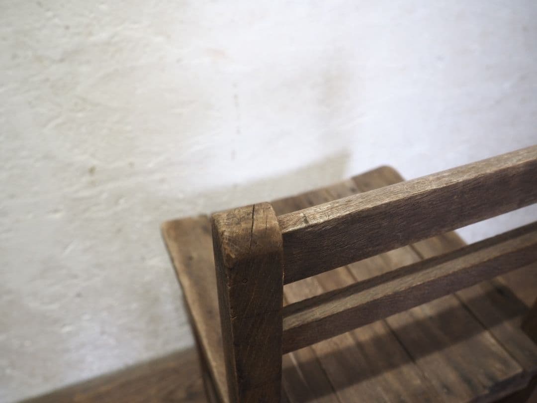 1294 ヴィンテージ　レトロな木製チェア　椅子　イス　学校　古家具　古道具