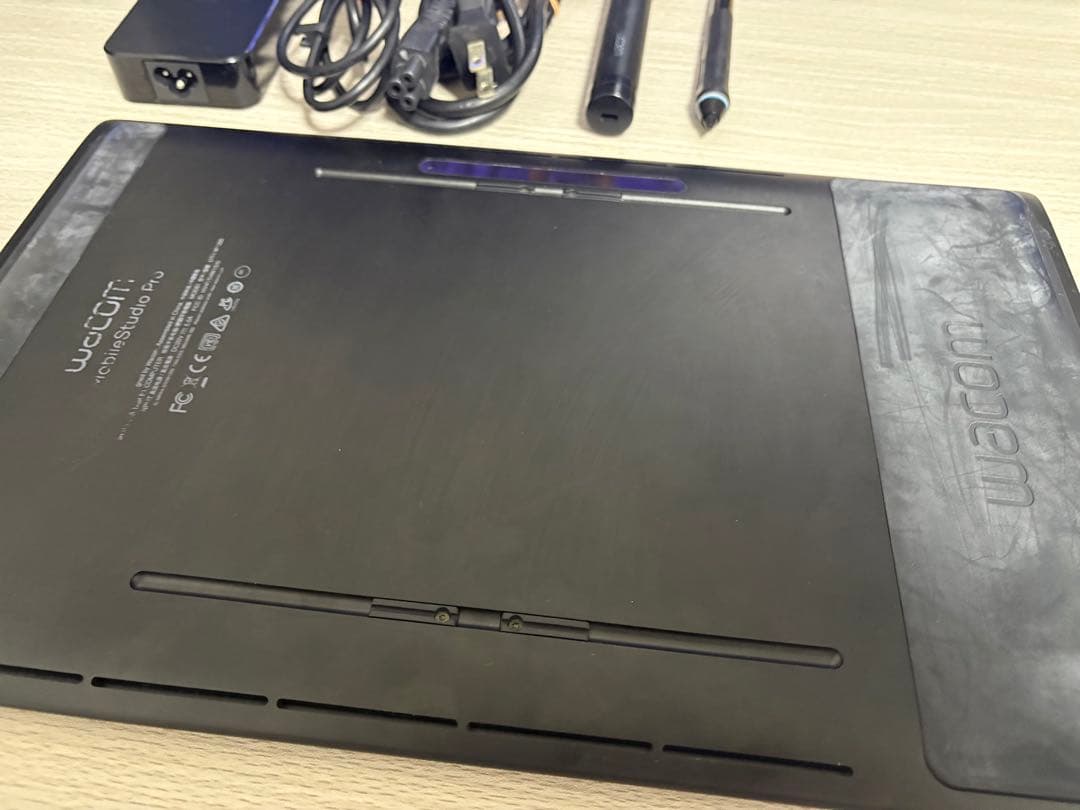 液タブ・ペンタブ Mobilestudio Pro 13 Core i7 DTH-W1320