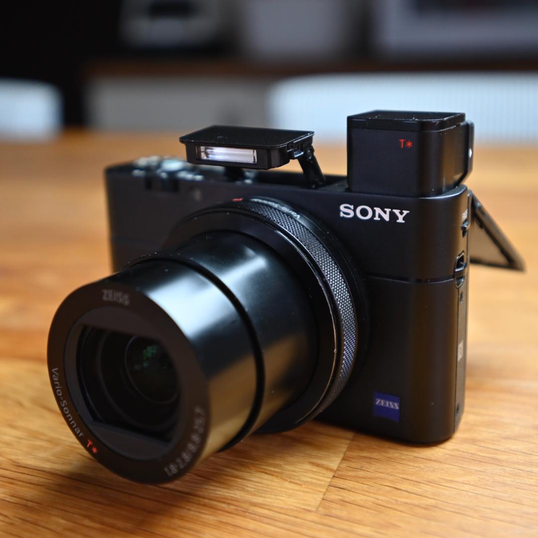 デジタルカメラ SONY RX100V DSC-RX100M5 English