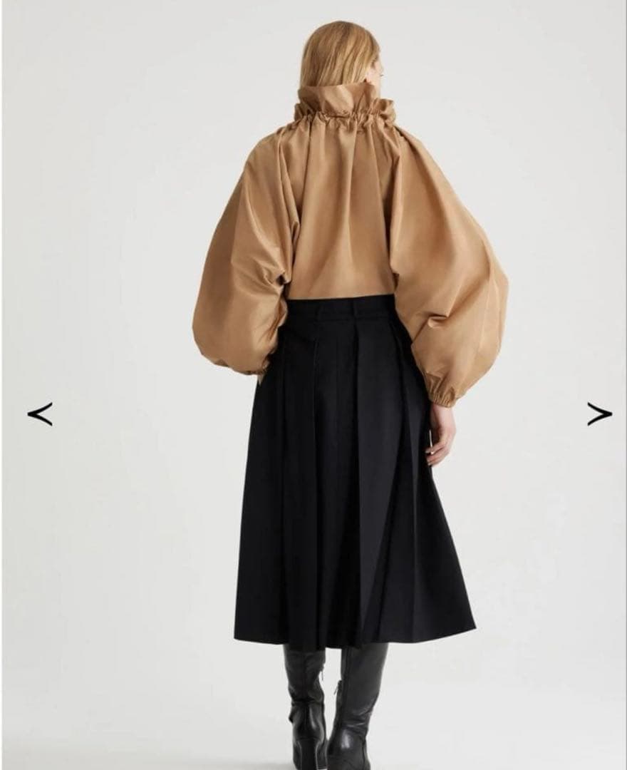 【PATOU】フリルブラウス　36 ベージュ