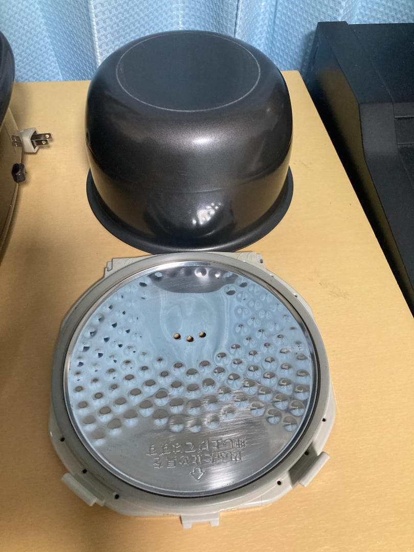 ZOJIRUSHI 炊飯器 NP-VN10 2018　年製　5.5合炊き