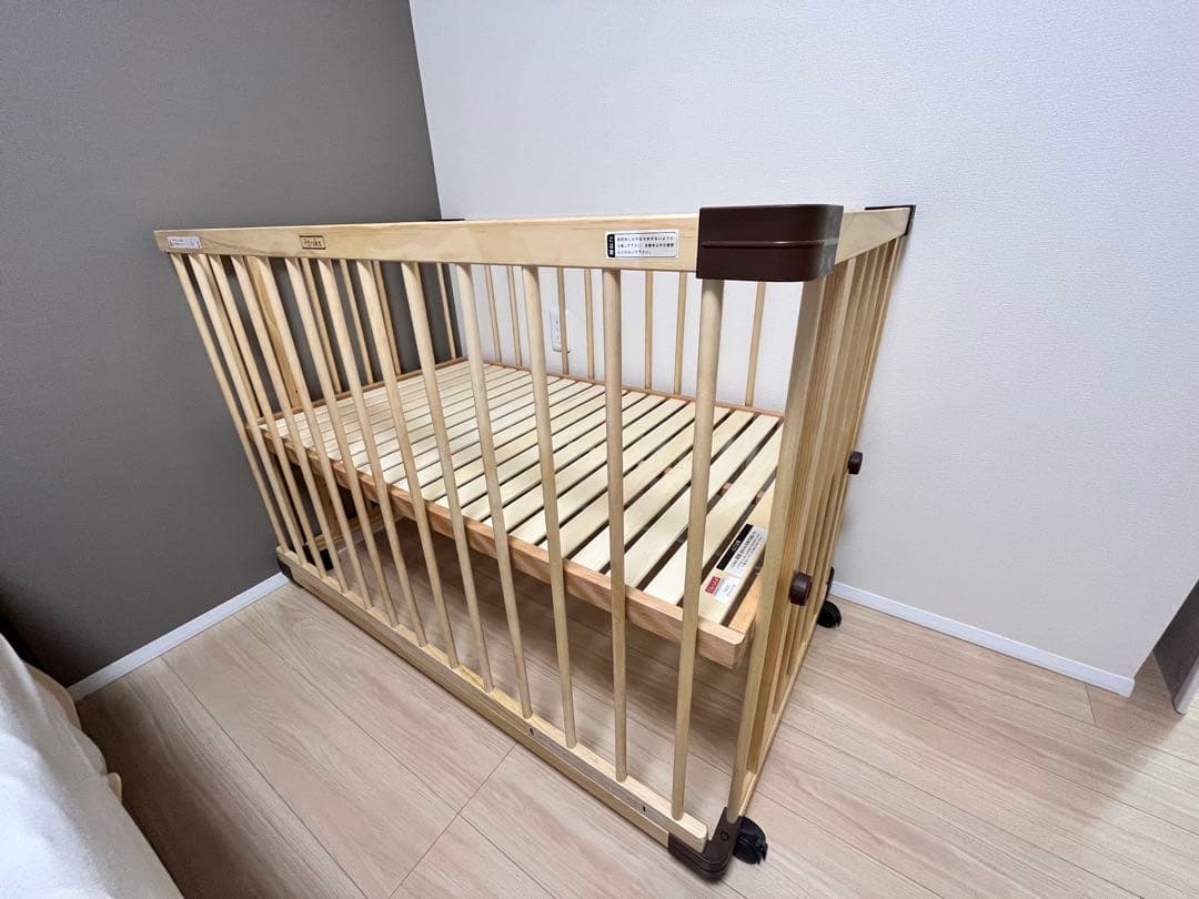 ファルスカ　ベッドサイドベッド03 安全ベルト付