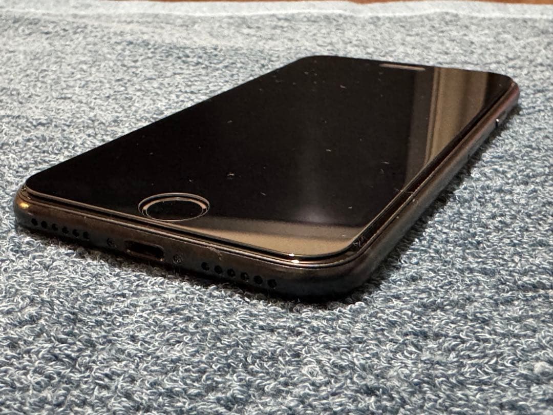 8806 Apple iPhone SE第3世代 ブラック