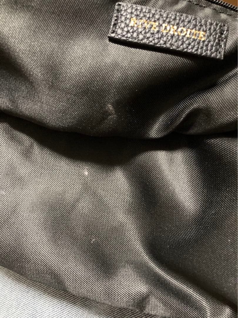 美品☆RIVE DROITE カーブボディバッグ レザー　ブラック　リヴドロワ