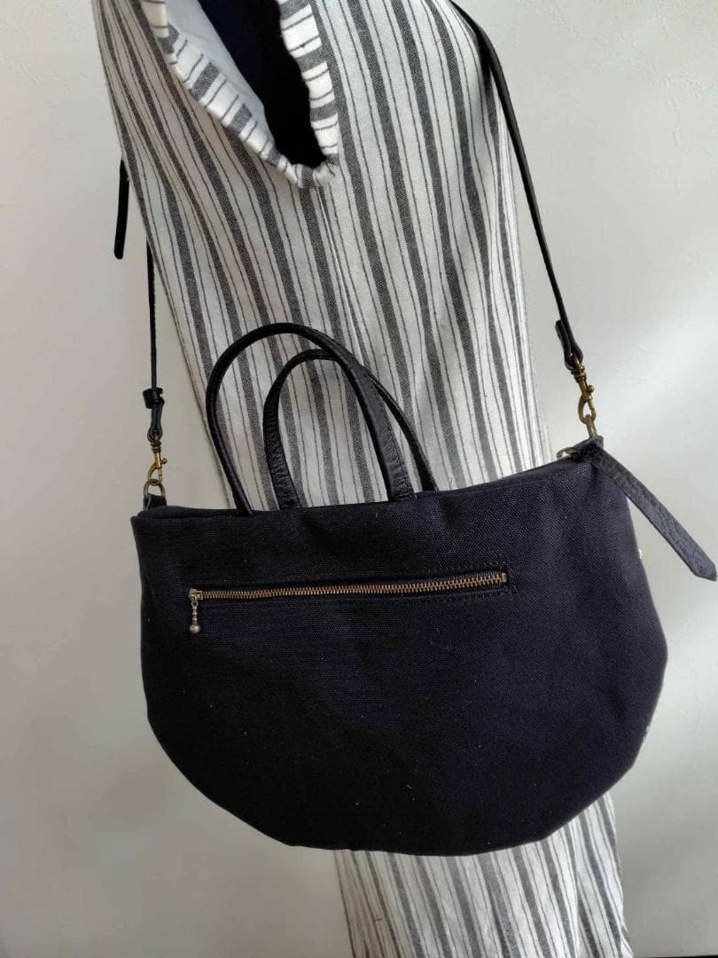 ミナペルホネン/2025tambourineタンバリンネイビー×白/ラウンドショ