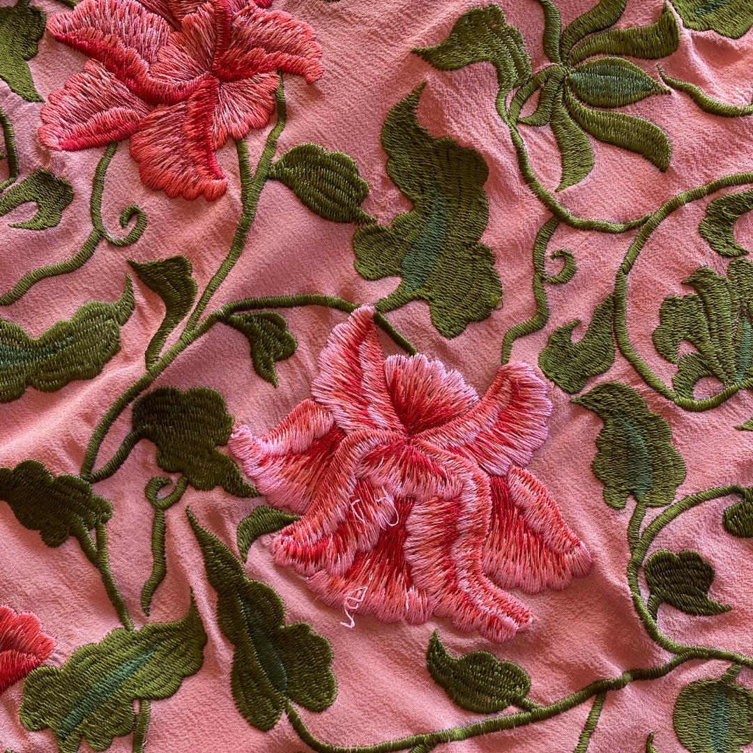 Yohji Yamamoto ヨウジヤマモト　☆シルク　☆刺繍　華やかキャミ