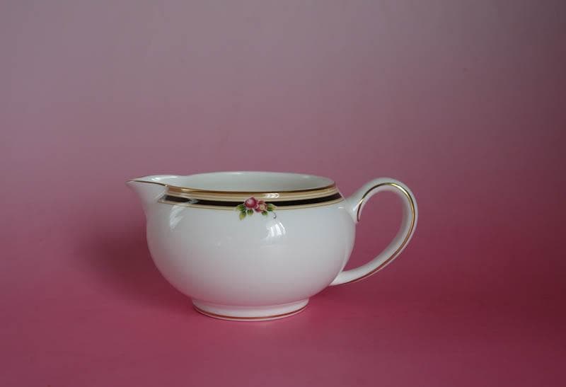 ウェッジウッド　　クリオ クリーマー　＆　シュガーポット 　2453