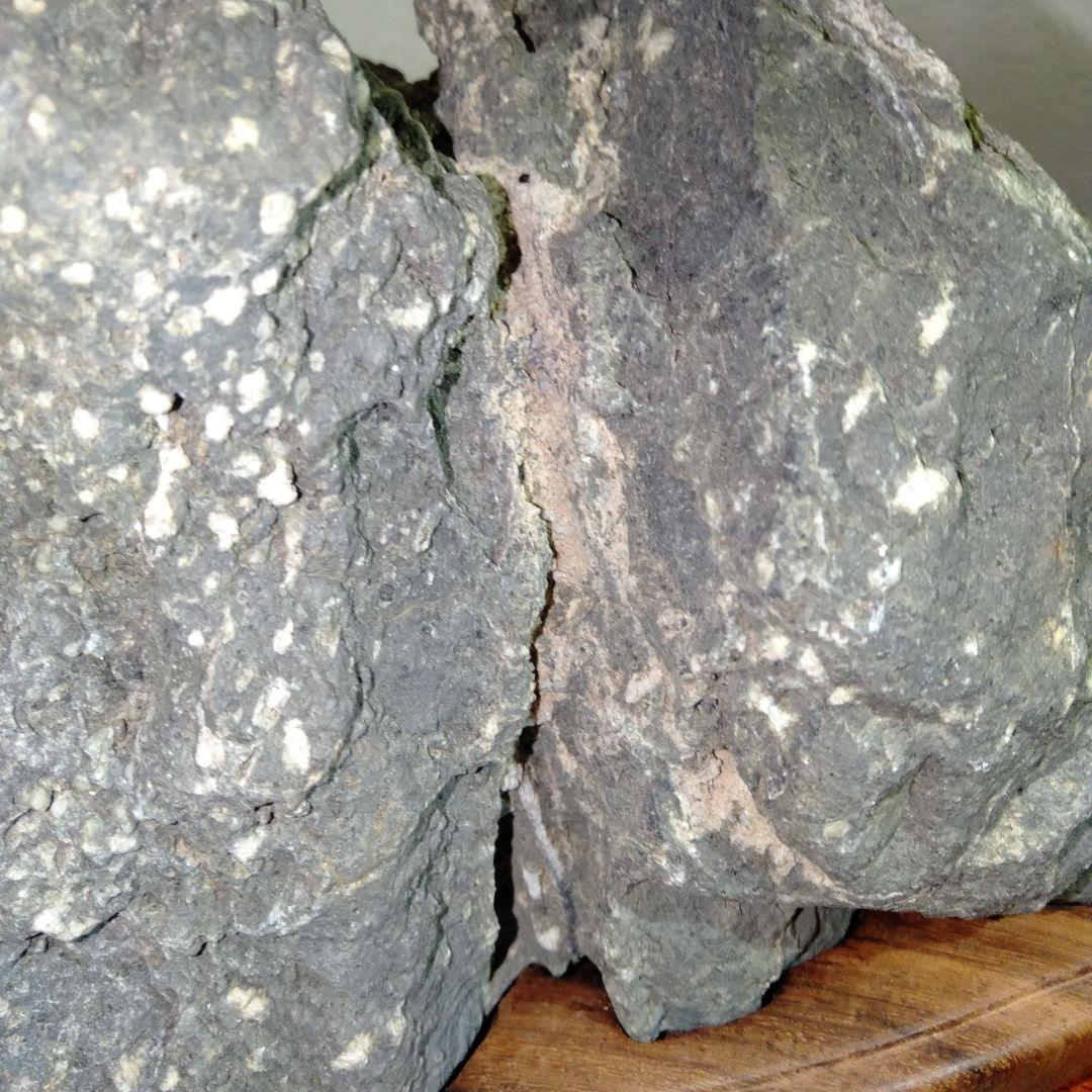 立派な水石　紫壇台付き　大型　１個