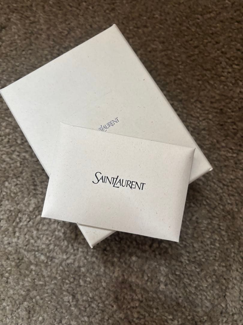 サンローランパリ