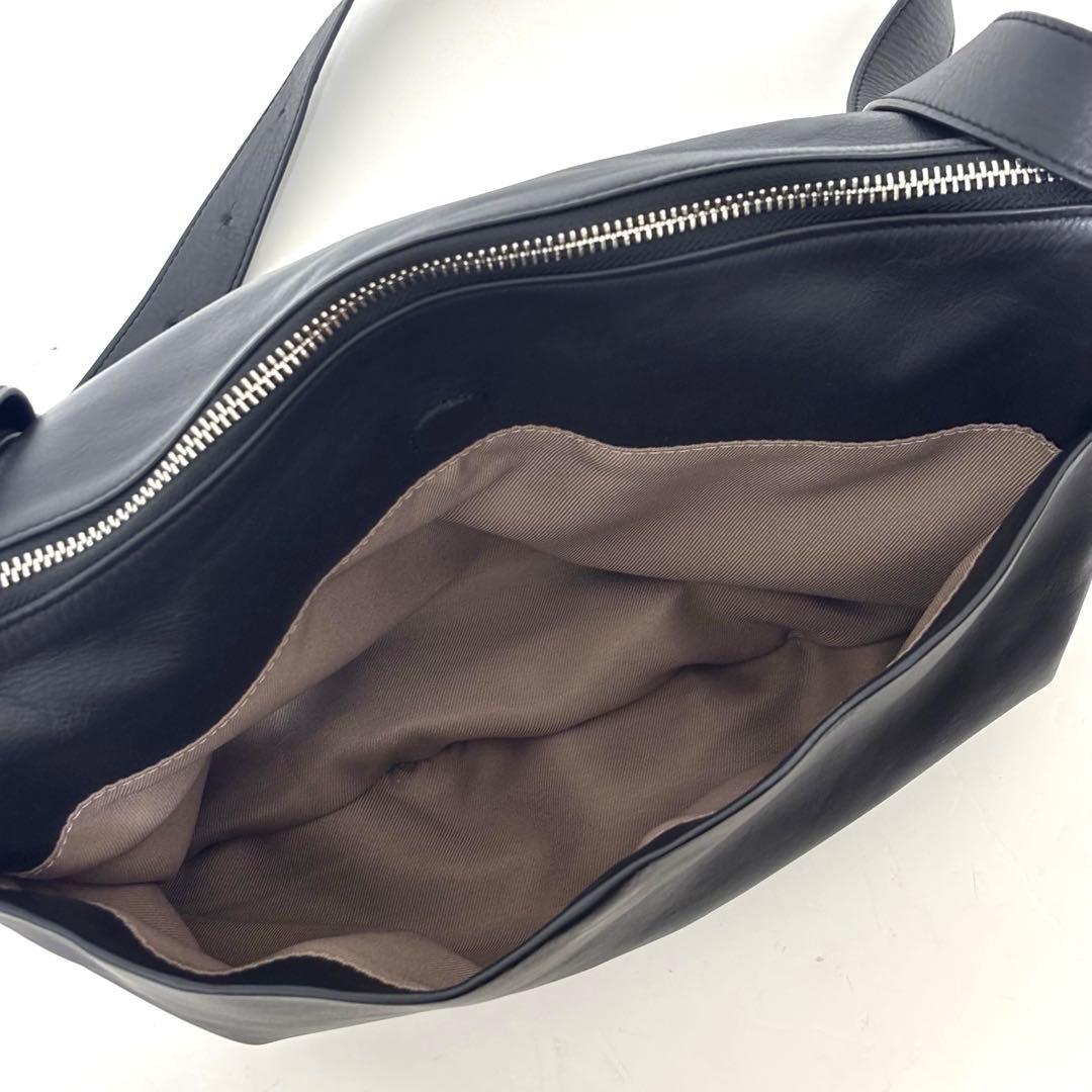 イアパピヨネ スワローマチショルダーバッグ ブラック