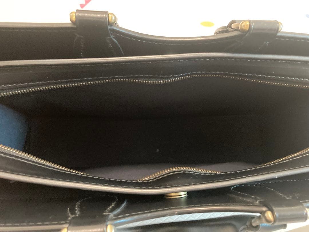 美品　土屋鞄　マグナス　ファスナーブリーフ　ブラック