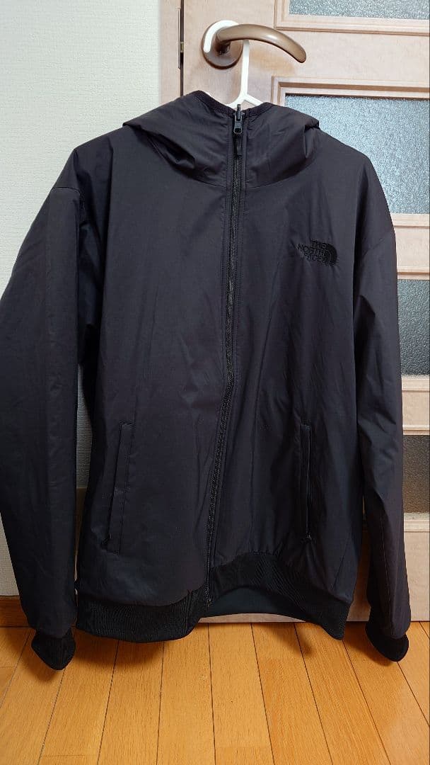 ノースフェイス　リバーシブルテックエアーフーディー