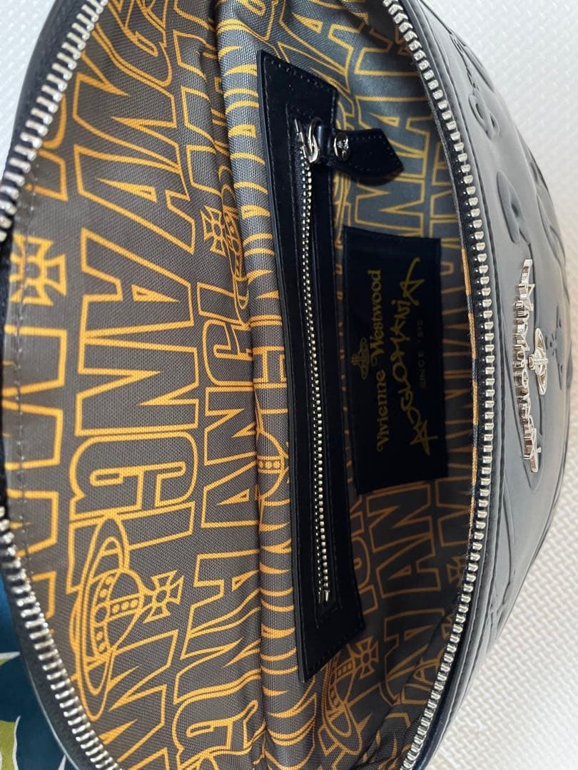 Vivienne Westwood ボディバッグ ウエストバッグ チャーム付