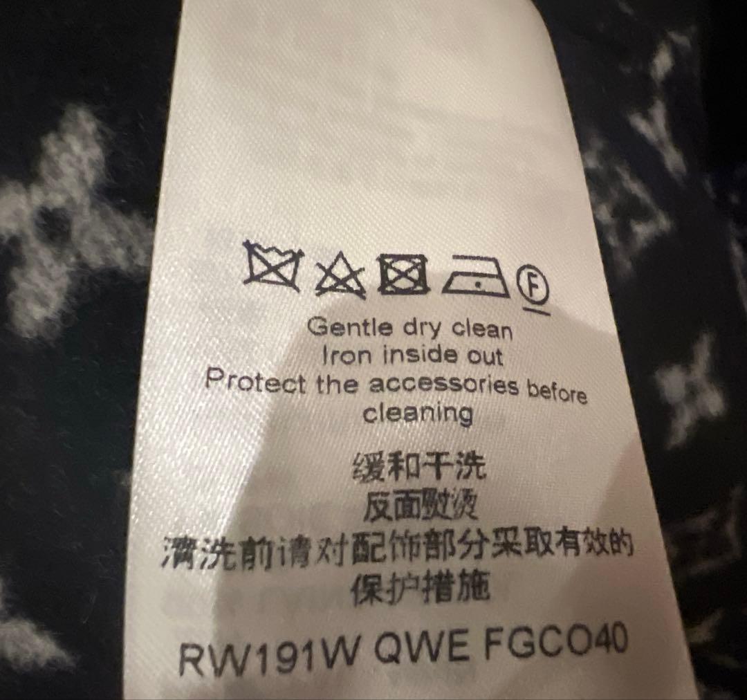 【LOUIS VUITTON】 フーデッドラップコート