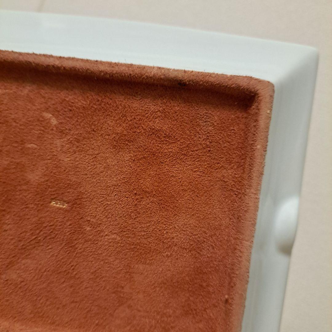 HERMES　羽根デザインの陶器灰皿　アッシュトレイ