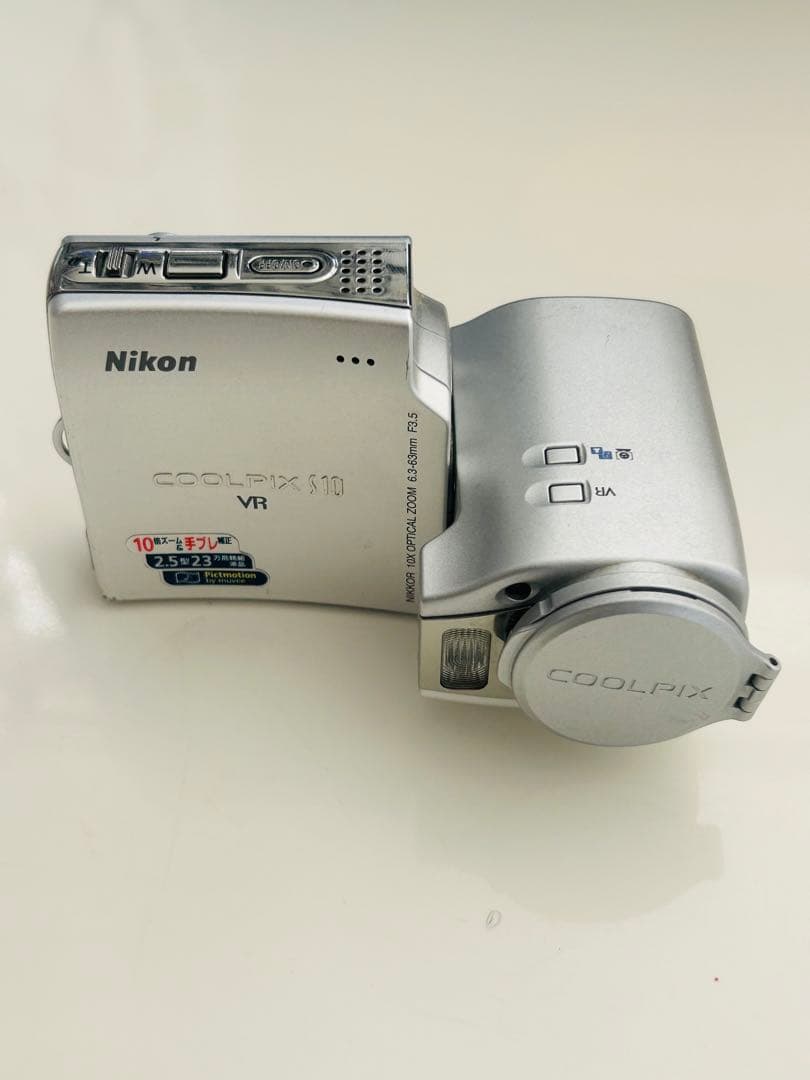 Nikon Coolpix S10VR シルバー 本体と充電器