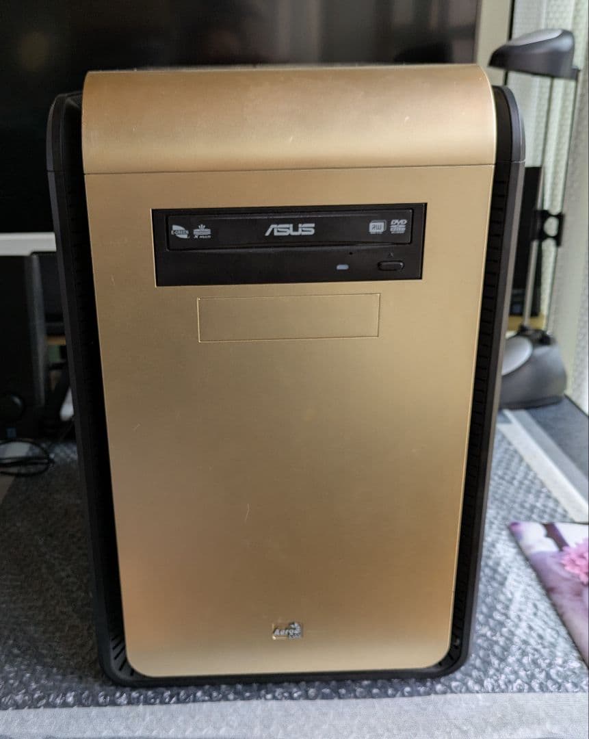 №135、キューブ型金色、Win11、Corei5、GTX960、M8G、SSD