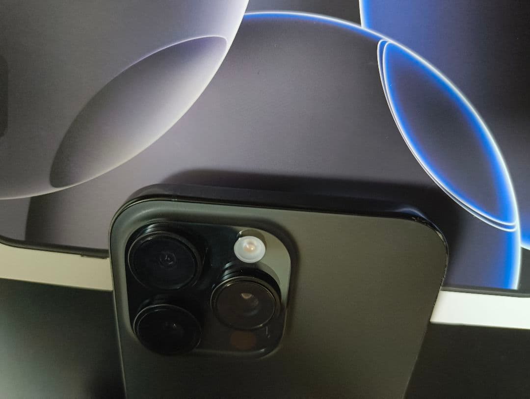 ベゼル傷iPhone16promax 256GB 本体　apple care +