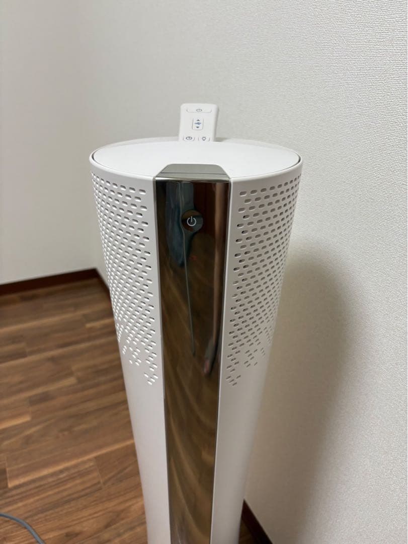 デロンギ　タワー型空気清浄機 ホワイト