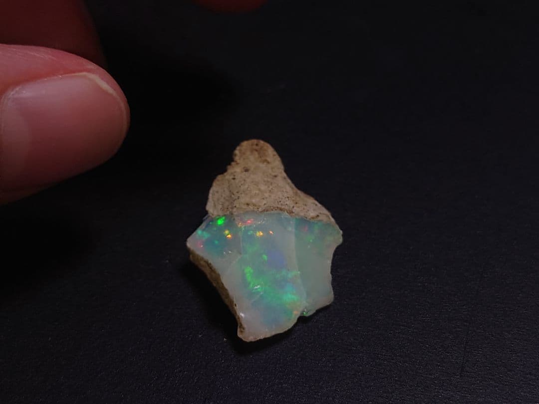 エチオピアウェロ産　オパール 原石　ジュエリーグレード　鉱物標本